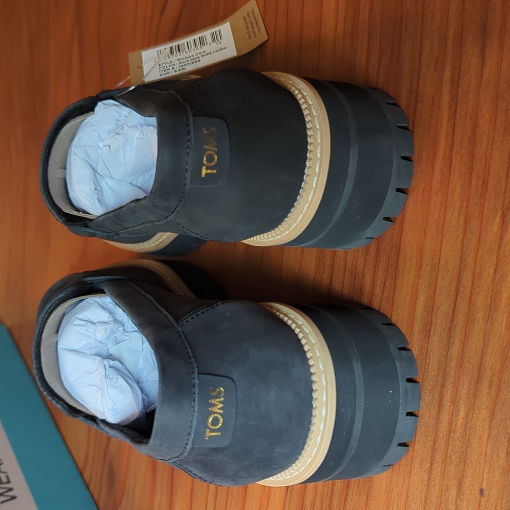 TOMS Women's Cara Black Loafers - Picture 4 of 8
